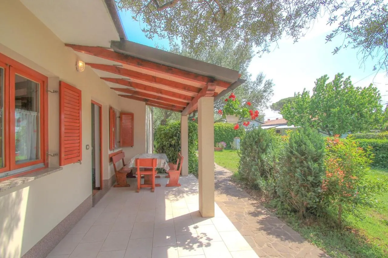 Timea A4 Apartment Zambratija